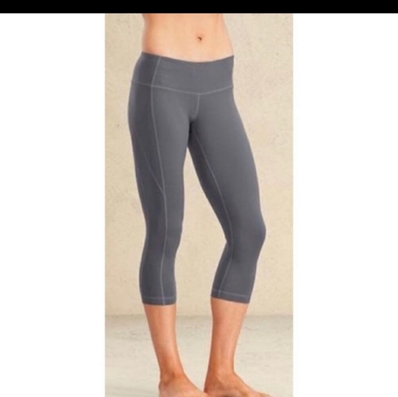 Athleta Pants - Athleta Revelation grey Capri leggings